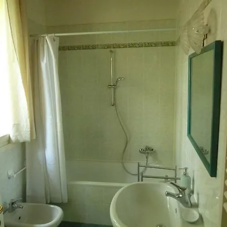 La Stanza Sui Cedri - Smart Working - Airport - Private Parking - Ducati - Philip Morris