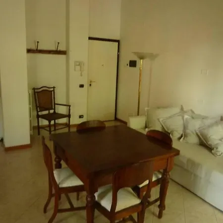 La Stanza Sui Cedri - Smart Working - Airport - Private Parking - Ducati - Philip Morris Bologna