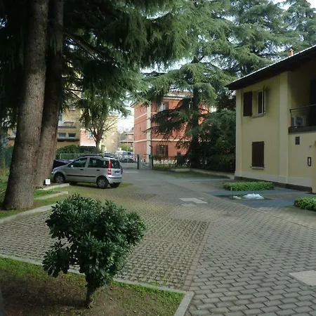 La Stanza Sui Cedri - Smart Working - Airport - Private Parking - Ducati - Philip Morris