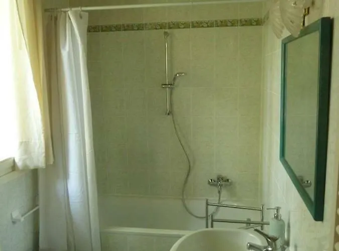 La Stanza Sui Cedri - Smart Working - Airport - Private Parking - Ducati - Philip Morris