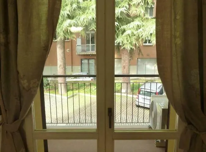 La Stanza Sui Cedri - Smart Working - Airport - Private Parking - Ducati - Philip Morris Appartement