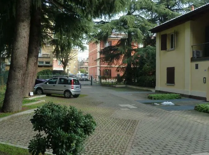 La Stanza Sui Cedri - Smart Working - Airport - Private Parking - Ducati - Philip Morris