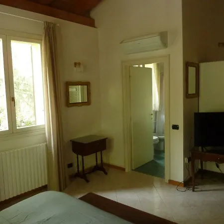 La Stanza Sui Cedri - Smart Working - Airport - Private Parking - Ducati - Philip Morris Apartamento *