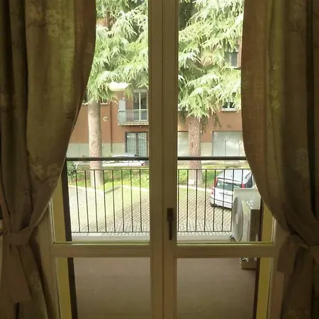 La Stanza Sui Cedri - Smart Working - Airport - Private Parking - Ducati - Philip Morris Apartman